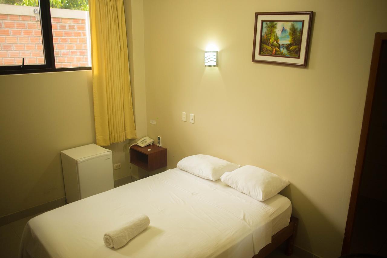 Tahuari Hotel Pucallpa Exterior foto